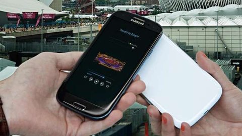Tin đồn Galaxy S III có thêm bản màu đen Tin đồn Galaxy S III có thêm bản màu đen